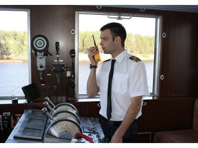 Как правильно выбрать речную радиостанцию для судна